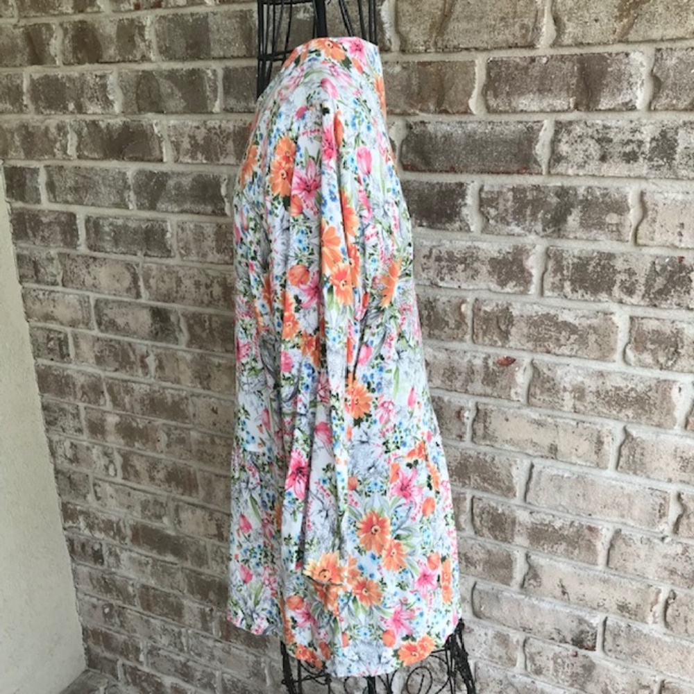 J Jill Floral Blouse Full front button 3/4 Sleeves - Picture 5 of 8